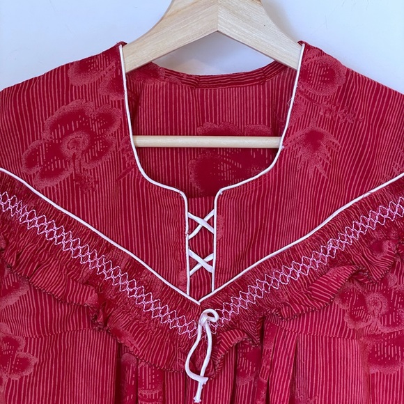 Red cotton muumuu maxi dress - Picture 4 of 7